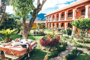 selina-antigua-guatemala-hostel-hostal-lodging-revista-que-pasa