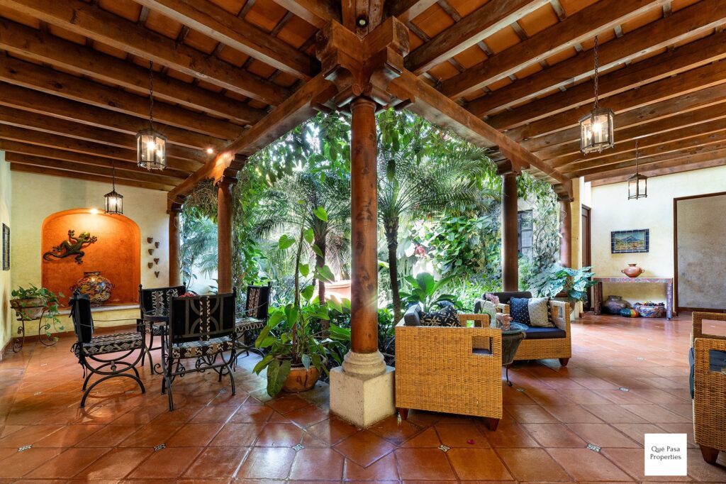 Stunning house close to Antigua Guatemala for sale