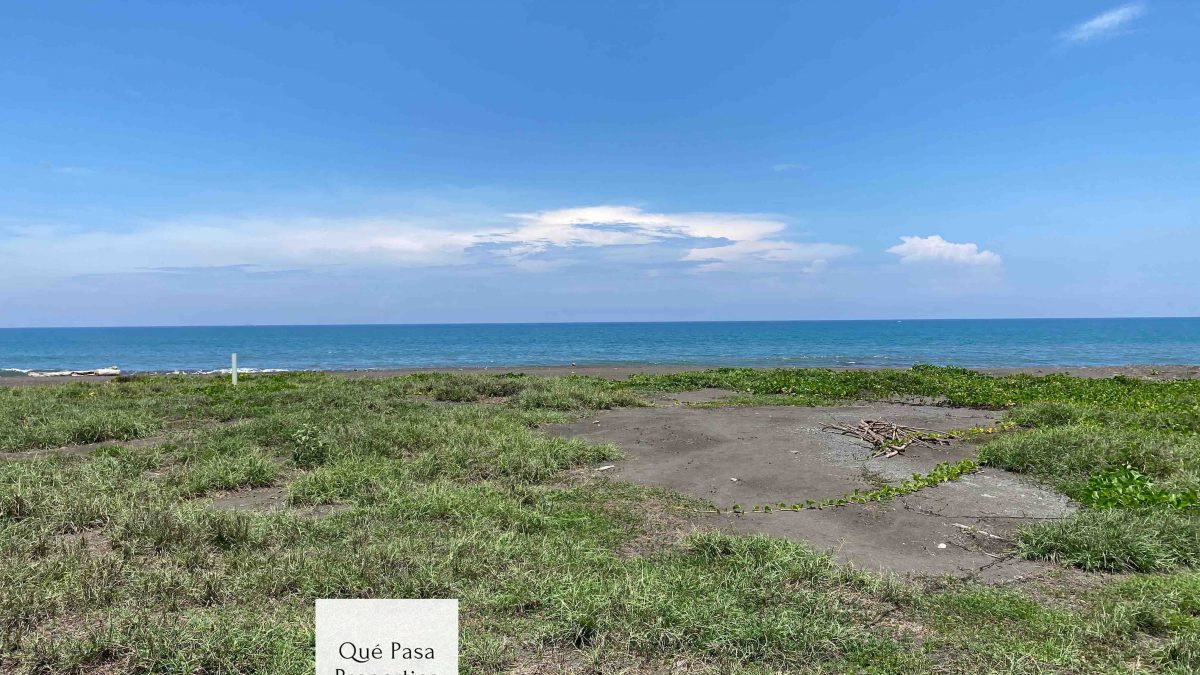 Beachfront land for sale close to Monterrico