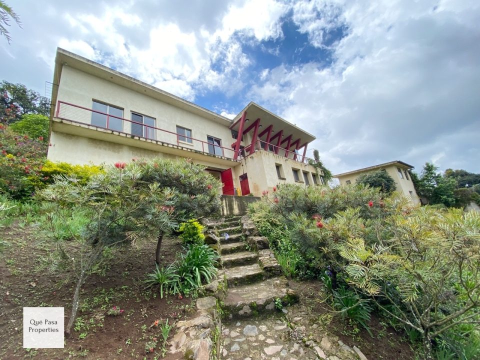perfect house for workshops retreats for sale near el hato