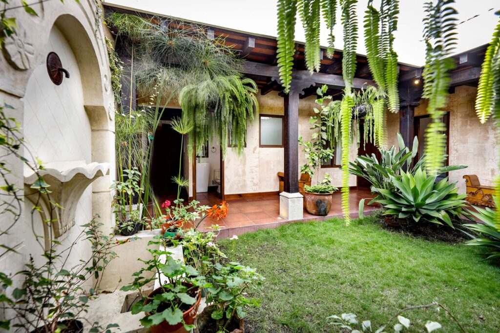 3 bedroom house for sale gravileas antigua guatemala