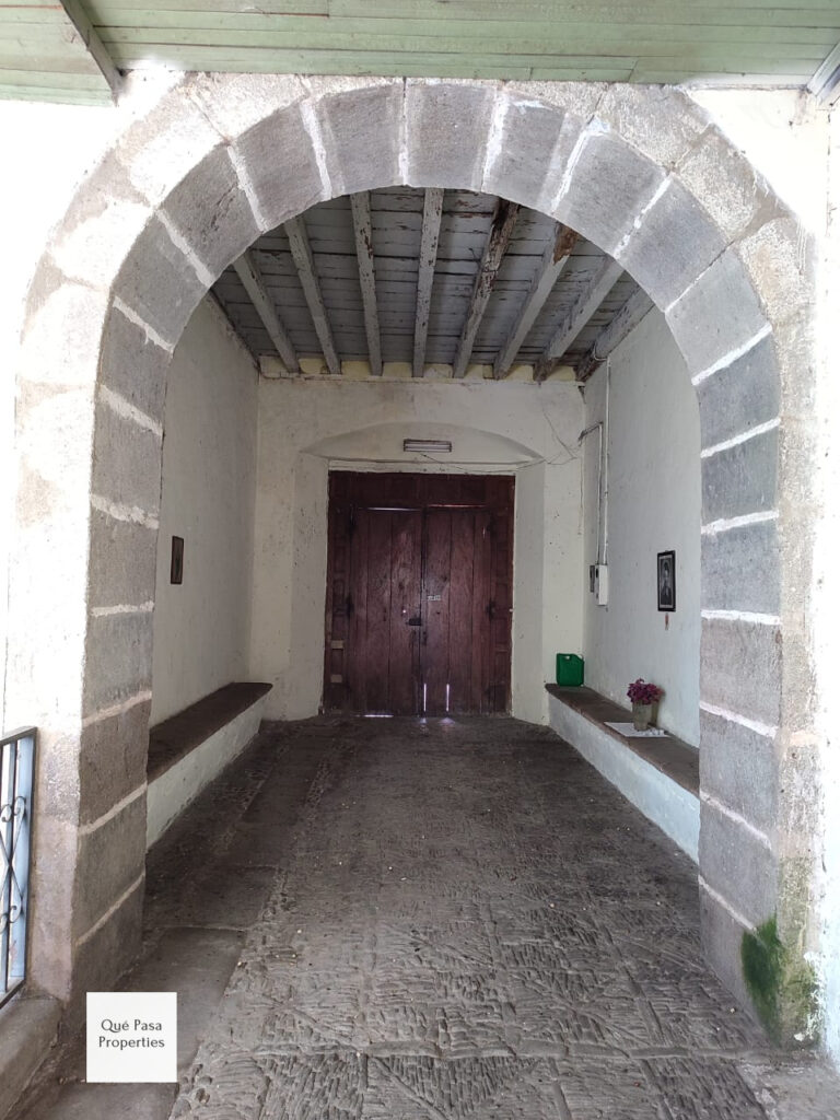 Fixer Upper Colonial House in Prime Location For Sale in Antigua Guatemala