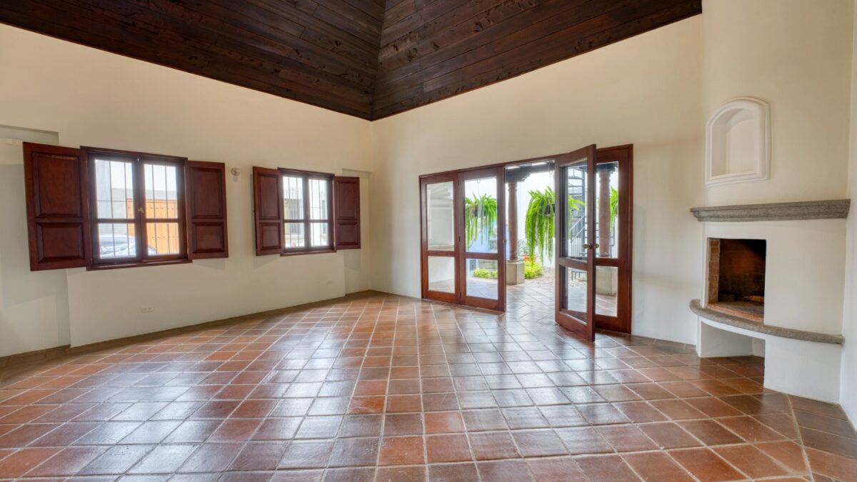 3 bedroom one level house for sale antigua guatemala