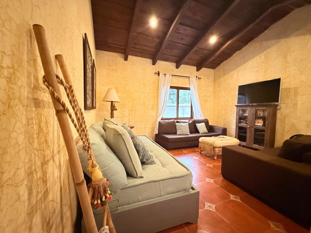 3 bedroom house for sale close to antigua guatemala